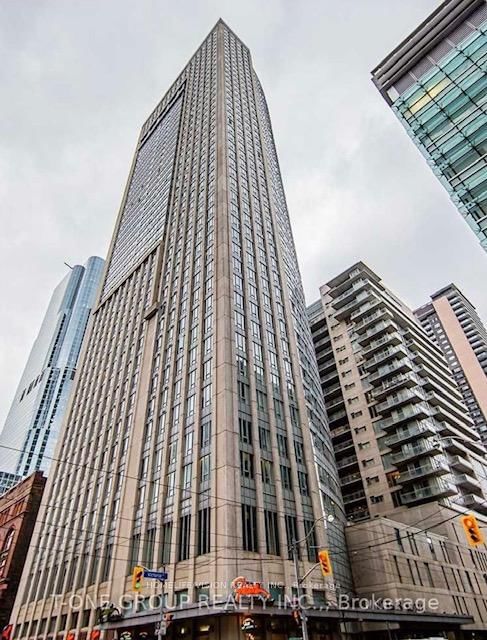 3410 - 210 Victoria Street