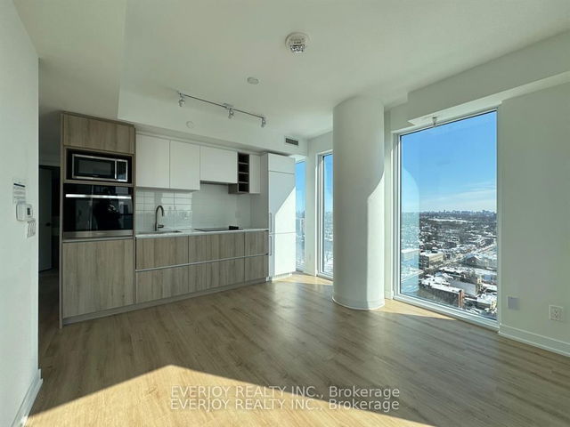 2215 - 319 Jarvis Street