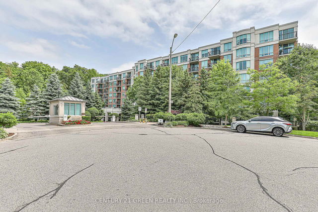 207 - 38 William Carson Crescent