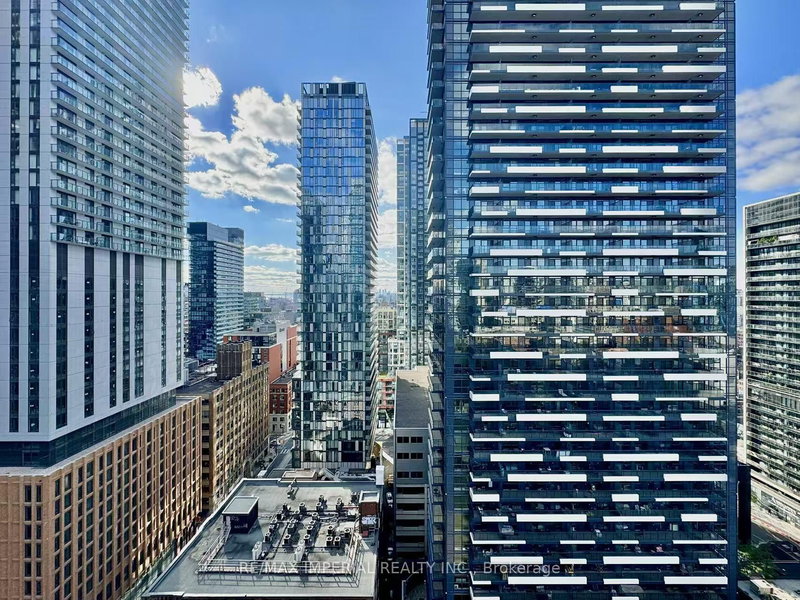2103 - 290 Adelaide St W, Toronto, M5V 1P6 | Image 2