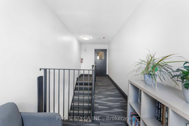 402 - 114 Vaughan Road
