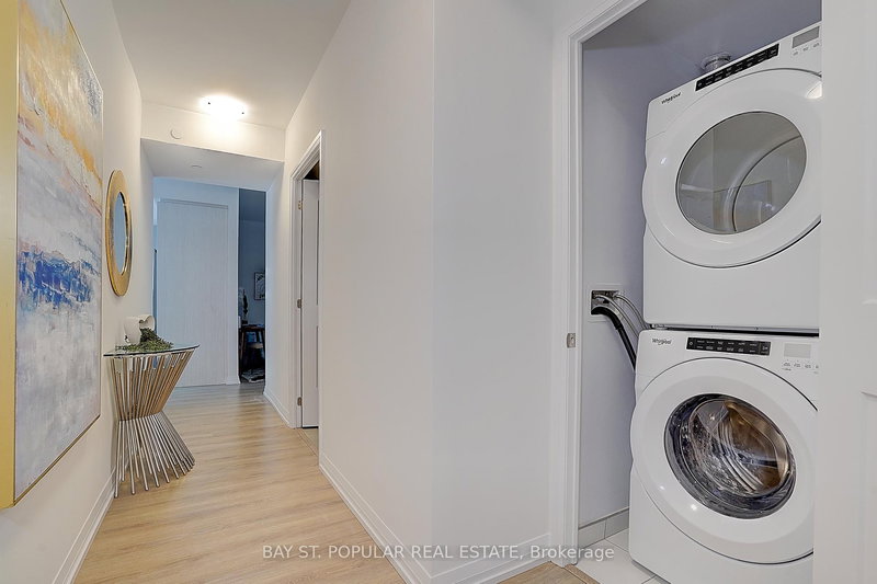 812 - 50 Dunfield Ave, Toronto, M4S 0E4 | Image 3