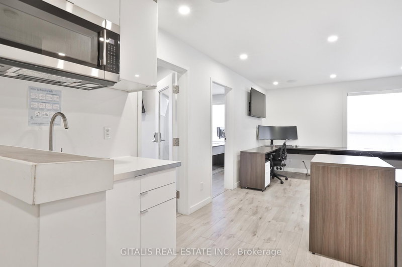 A - 75 Jonesville Cres, Toronto, M4A 1H2 | Image 2