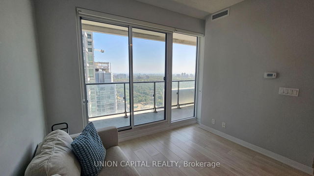 3707 - 2221 Yonge Street