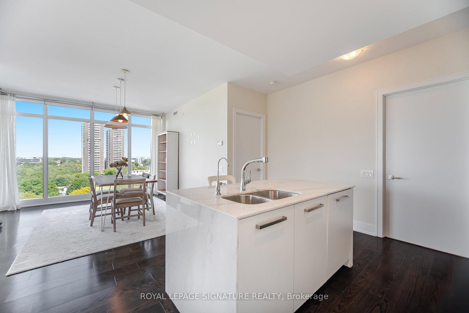 170 Avenue Road, Unit 810 - Photo 11