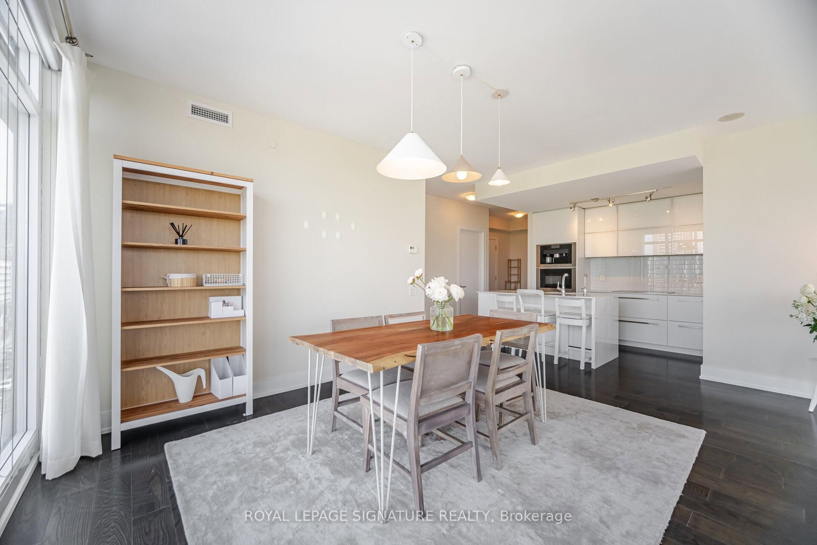 170 Avenue Road, Unit 810 - Photo 16