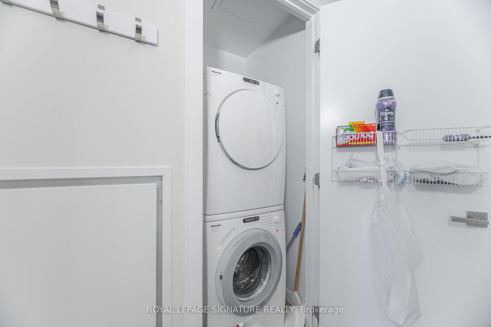 170 Avenue Road, Unit 810 - Photo 33