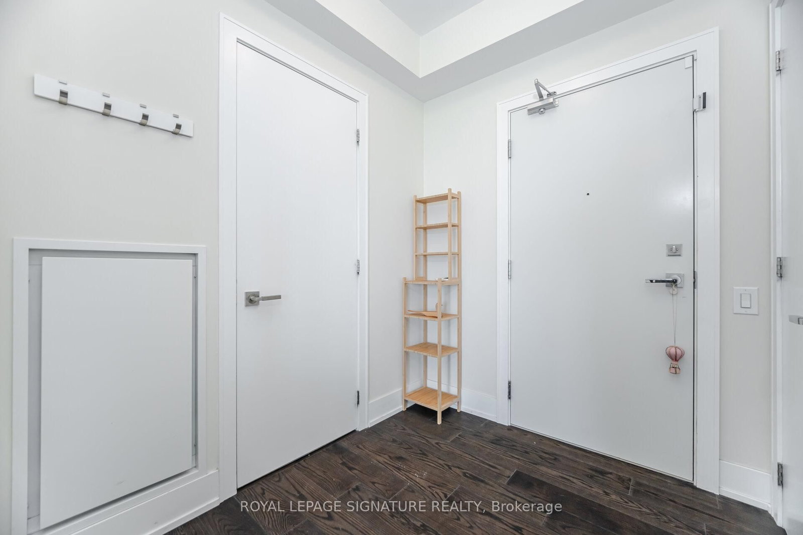 170 Avenue Road, Unit 810 - Photo 5