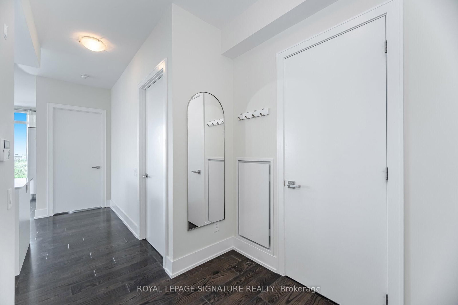 170 Avenue Road, Unit 810 - Photo 6