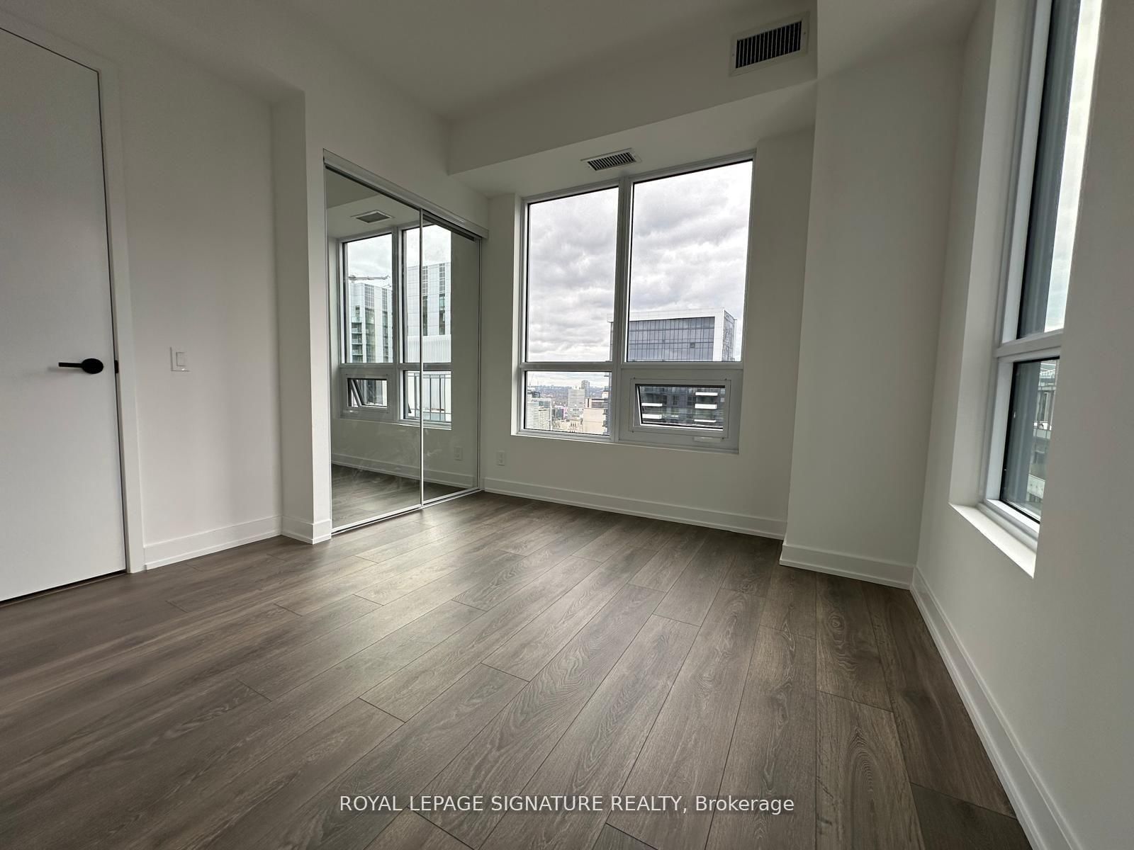 108 Peter Street, Unit 4705 - Photo 6
