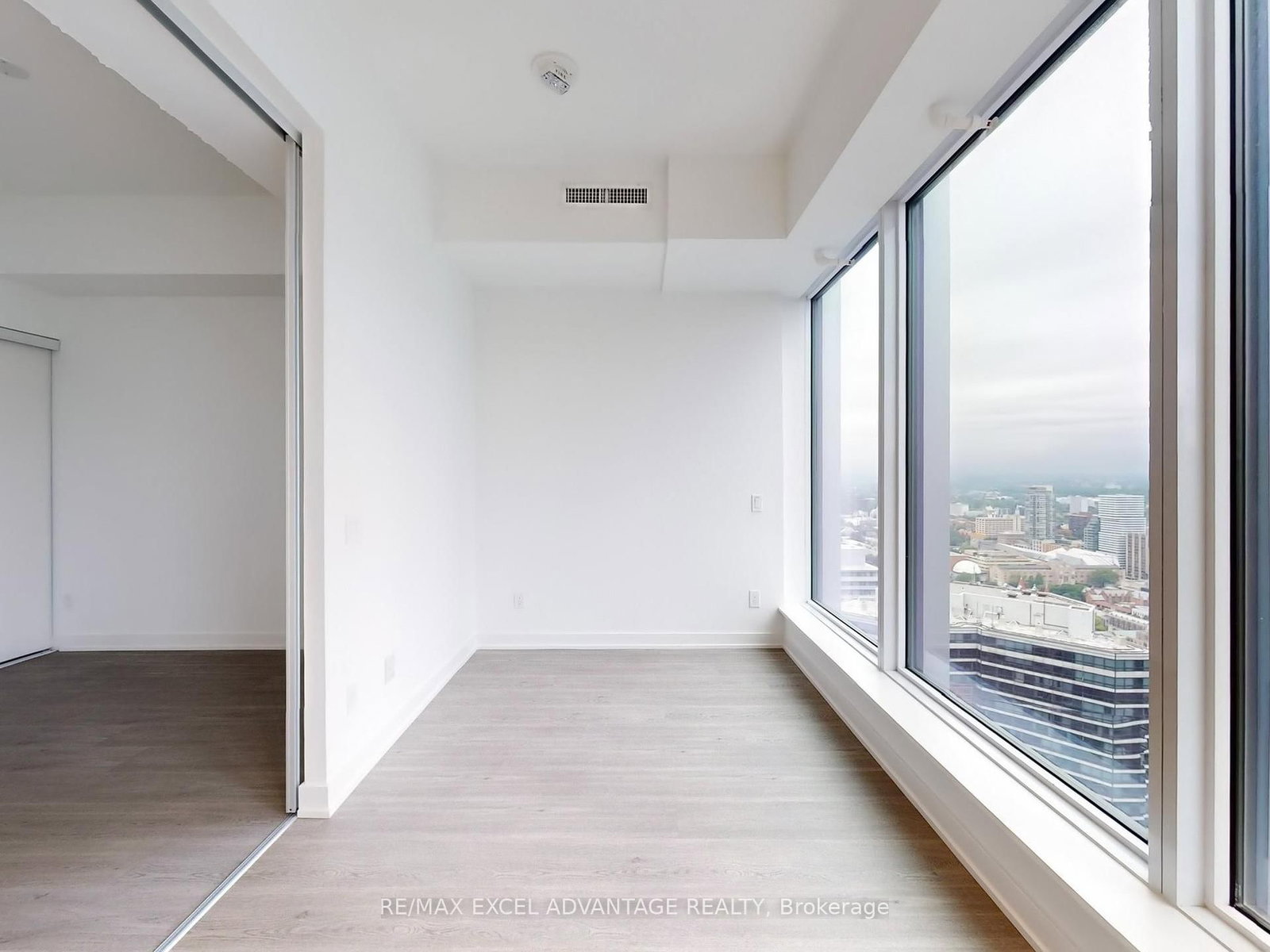 8 Wellesley Street W, Unit 5105 - Photo 5