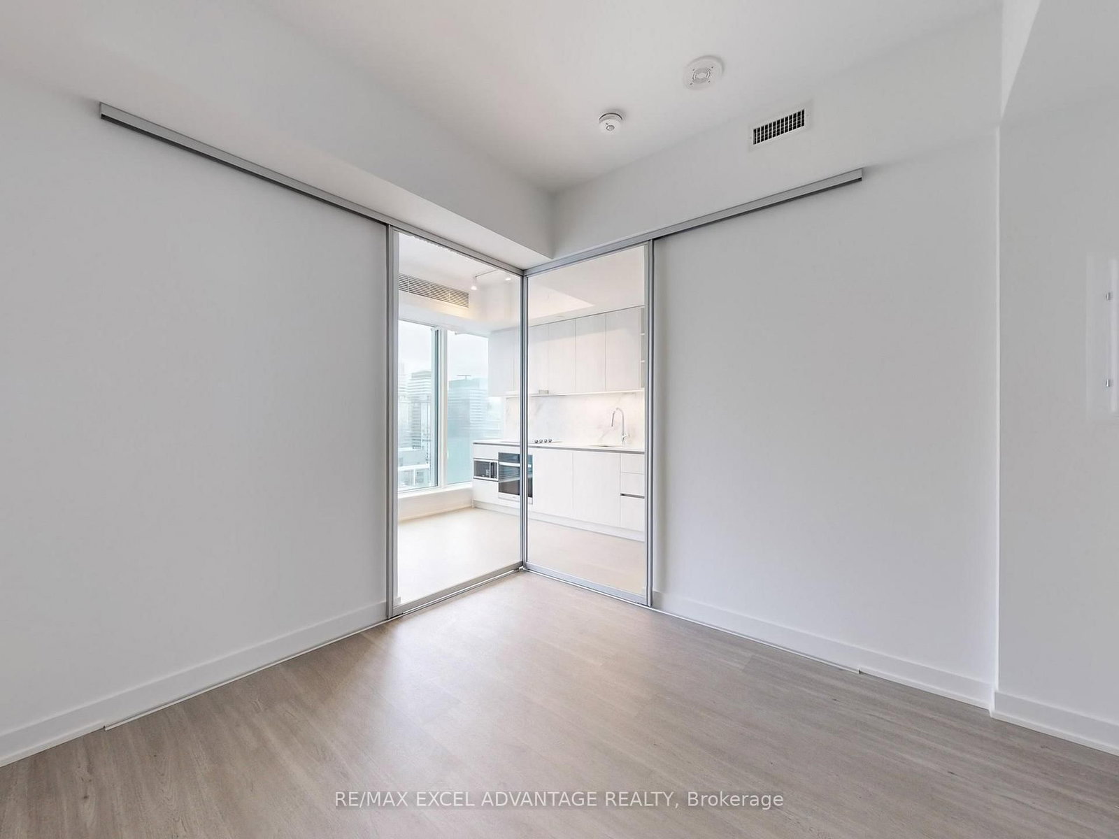 8 Wellesley Street W, Unit 5105 - Photo 7