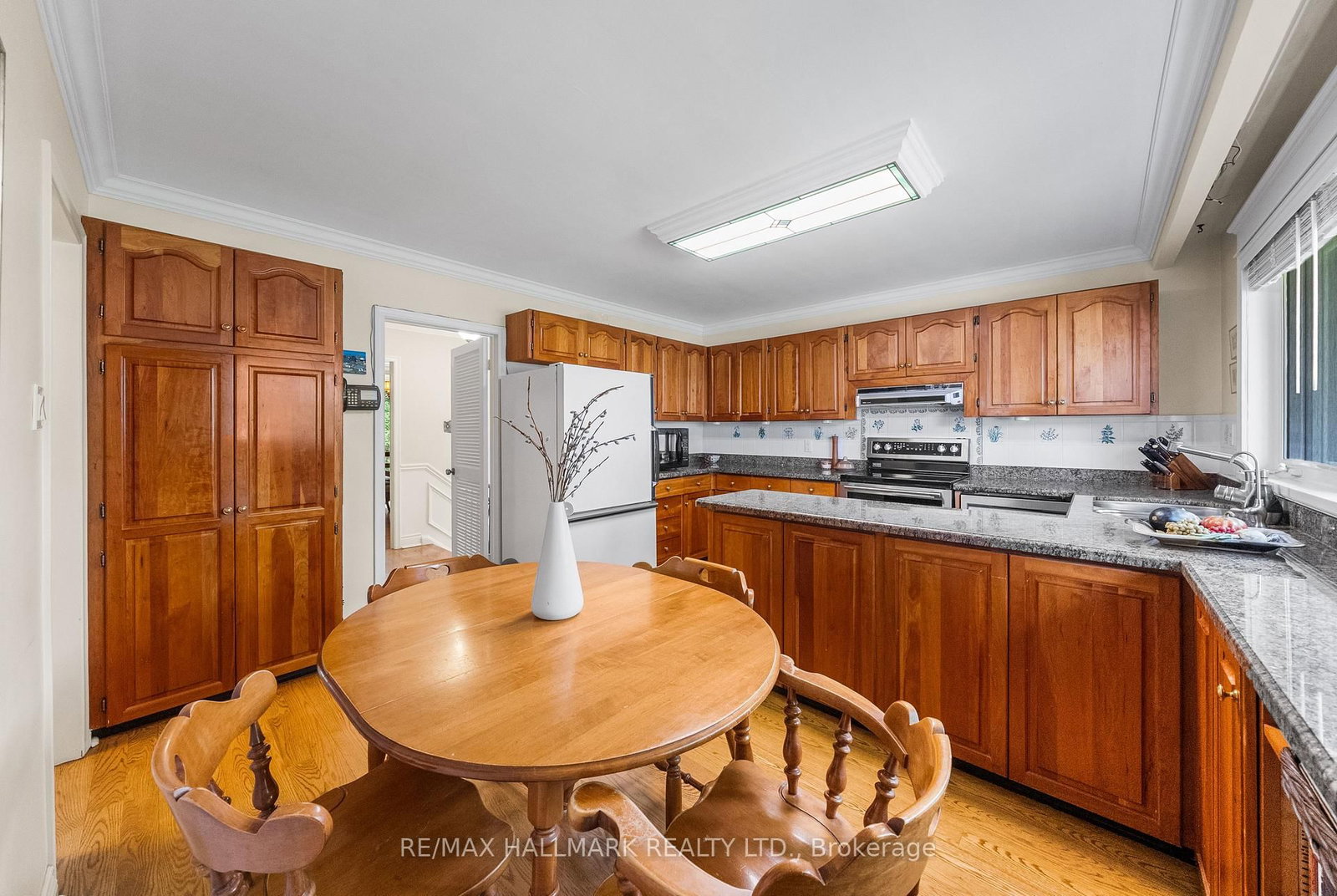 Listing Image 16