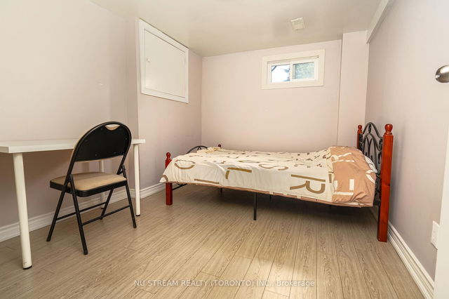 66 Crossbow Crescent