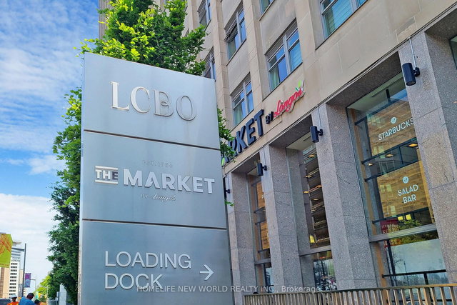 1024 - 111 St Clair Avenue W