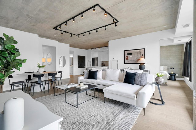 1105 - 608 Richmond Street W