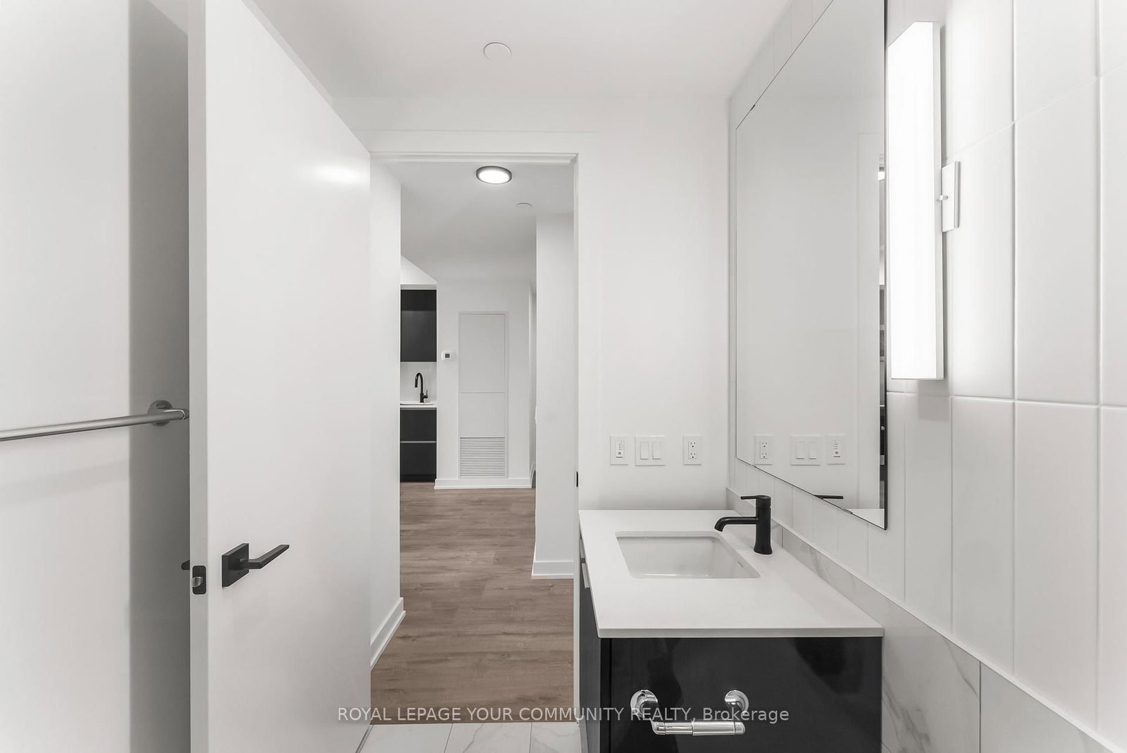 327 King Street W, Unit 2101 - Photo 15