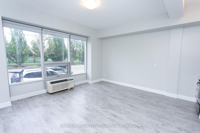 101 - 686 Bathurst Street