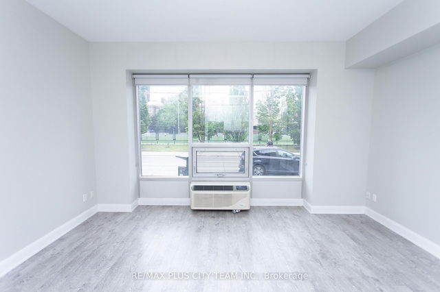 101 - 686 Bathurst Street