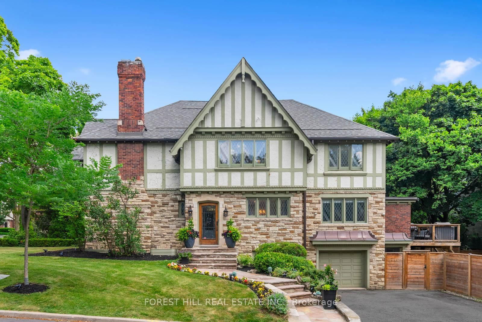 Detached House for sale at 39 Ava Road, Toronto, Ontario, M5P 1Y5 - Forest Hill South - MLS: C12259998