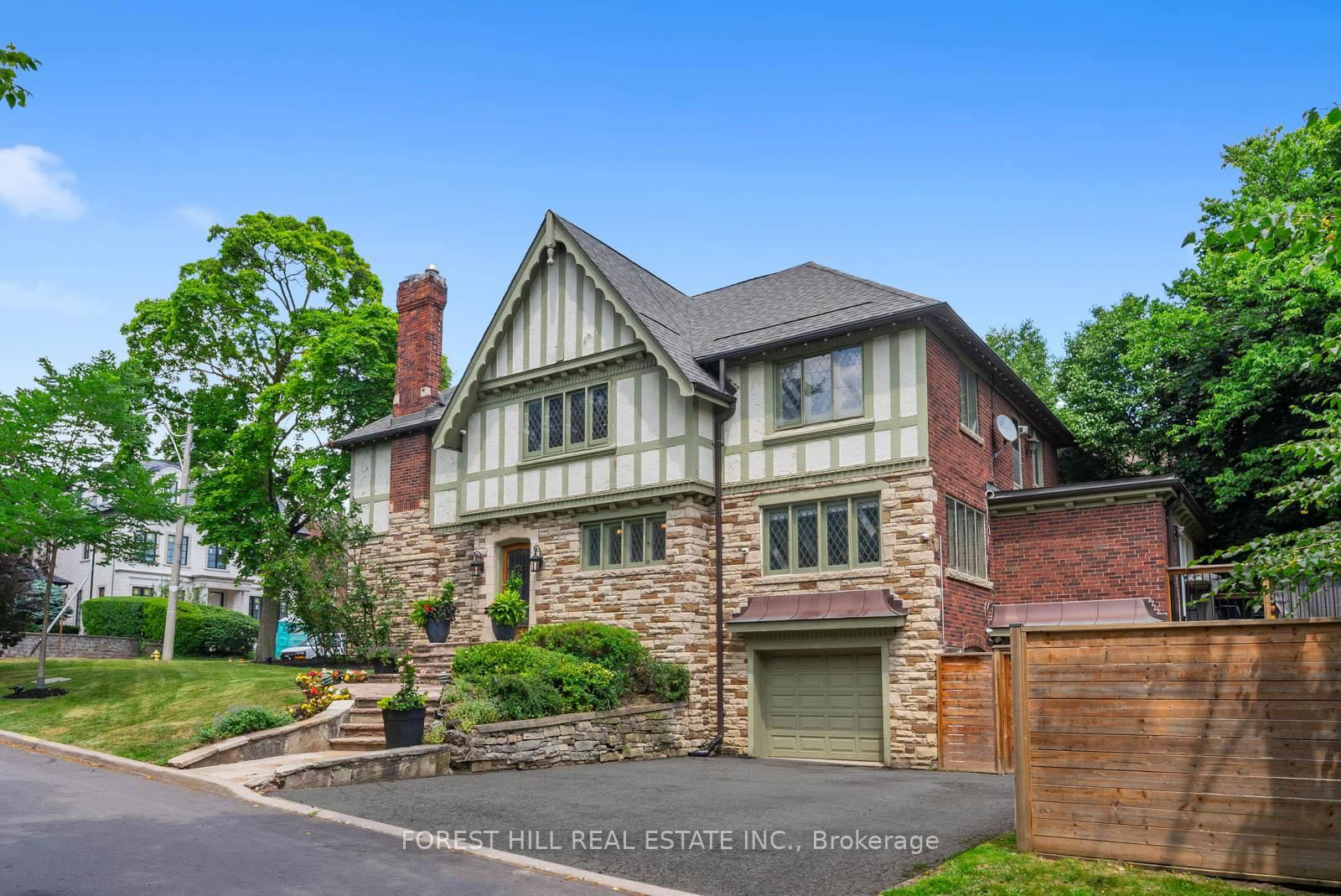 Detached House for sale at 39 Ava Road, Toronto, Ontario, M5P 1Y5 - Forest Hill South - MLS: C12259998