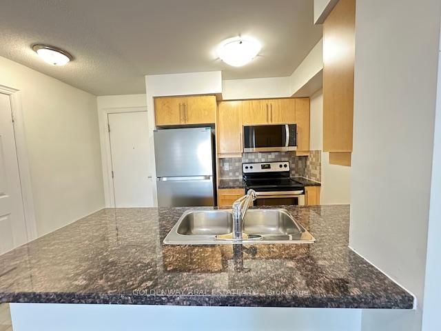 1325 - 25 Greenview Avenue