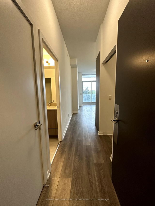 212 - 36 Forest Manor Road