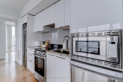 Unit 4202 — 501 Yonge Street — photo 6