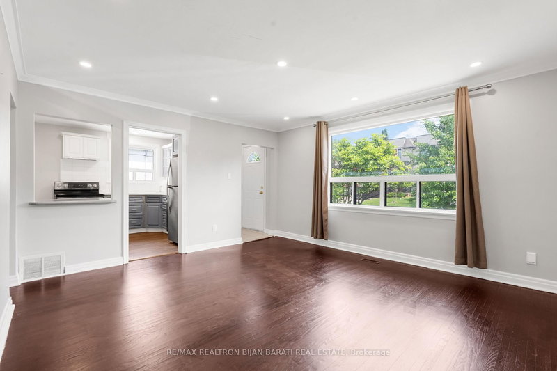 36 Cobden St, Toronto, M2R 1S2 | Image 2