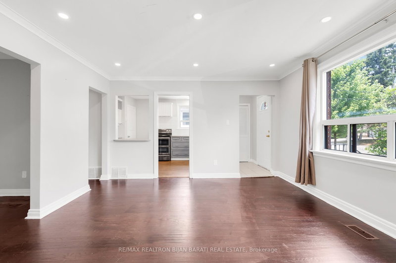 36 Cobden St, Toronto, M2R 1S2 | Image 3