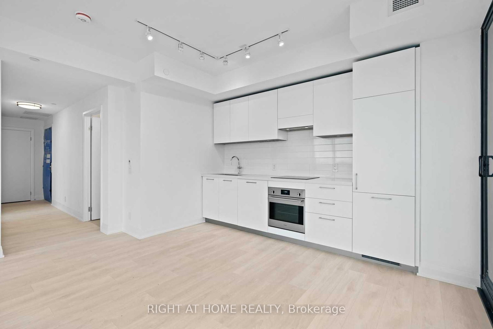 33 Frederick Todd Way, Unit 913 - Photo 10