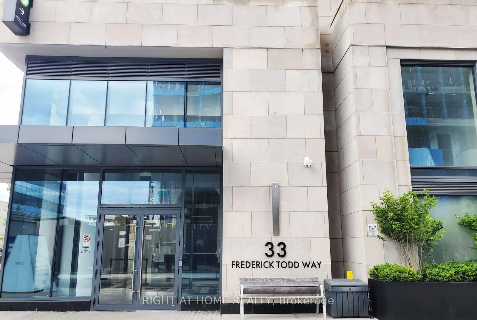 33 Frederick Todd Way, Unit 913 - Photo 4