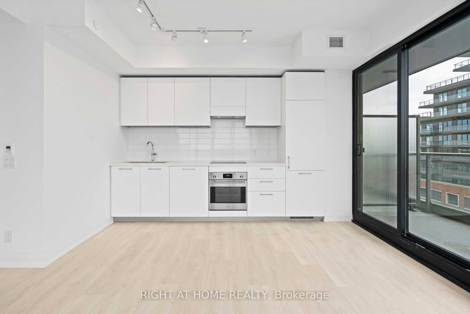 33 Frederick Todd Way, Unit 913 - Photo 9