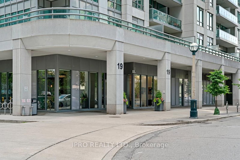 506 - 19 Grand Trunk Cres, Toronto, M5J 3A3 | Image 2