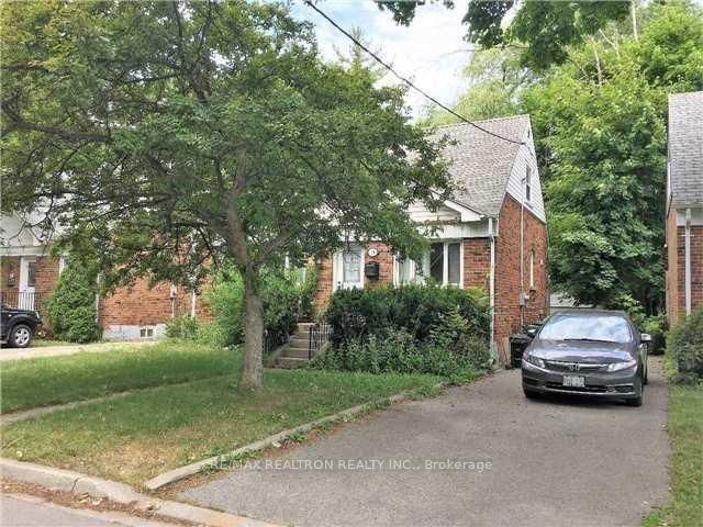10 Lyndale Drive