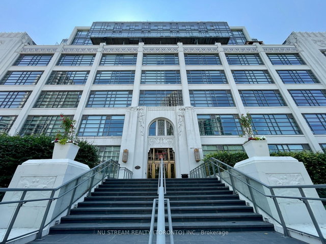 121 - 637 Lake Shore Boulevard W