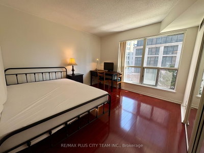 Unit 401 — 7 Carlton Street — more photos
