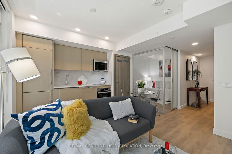 Unit 810 — 38 Widmer St, Toronto - Waterfront Communities C1 image-0-0