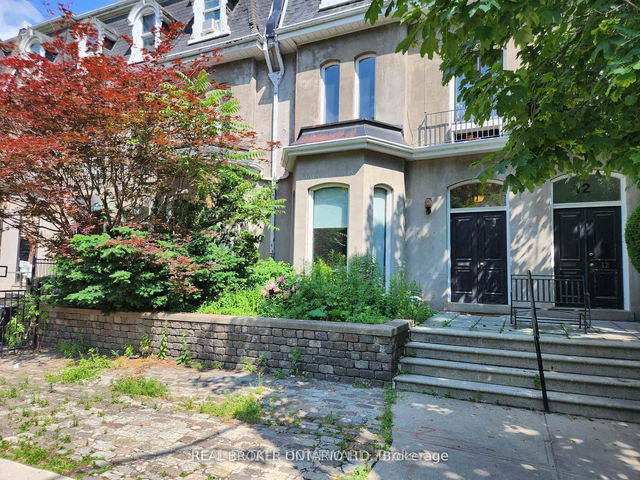 201 - 11 Clarence Square