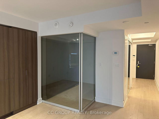 802 - 955 Bay Street