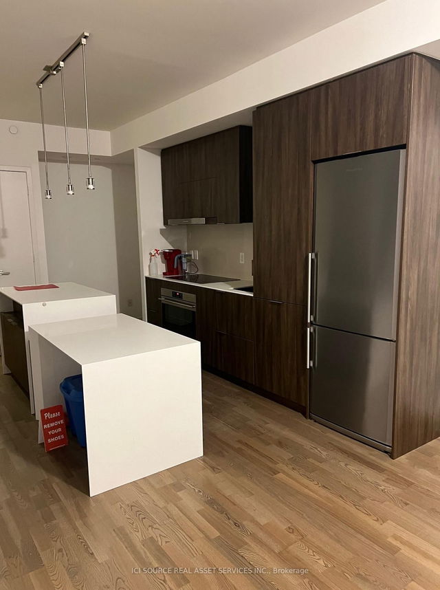 1106 - 1 Bloor Street E