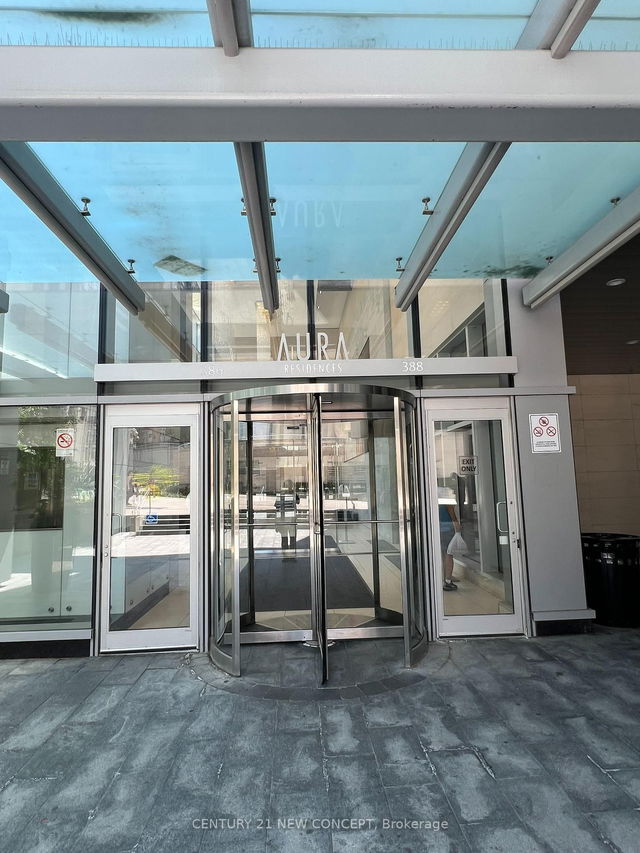 818 - 386 Yonge Street