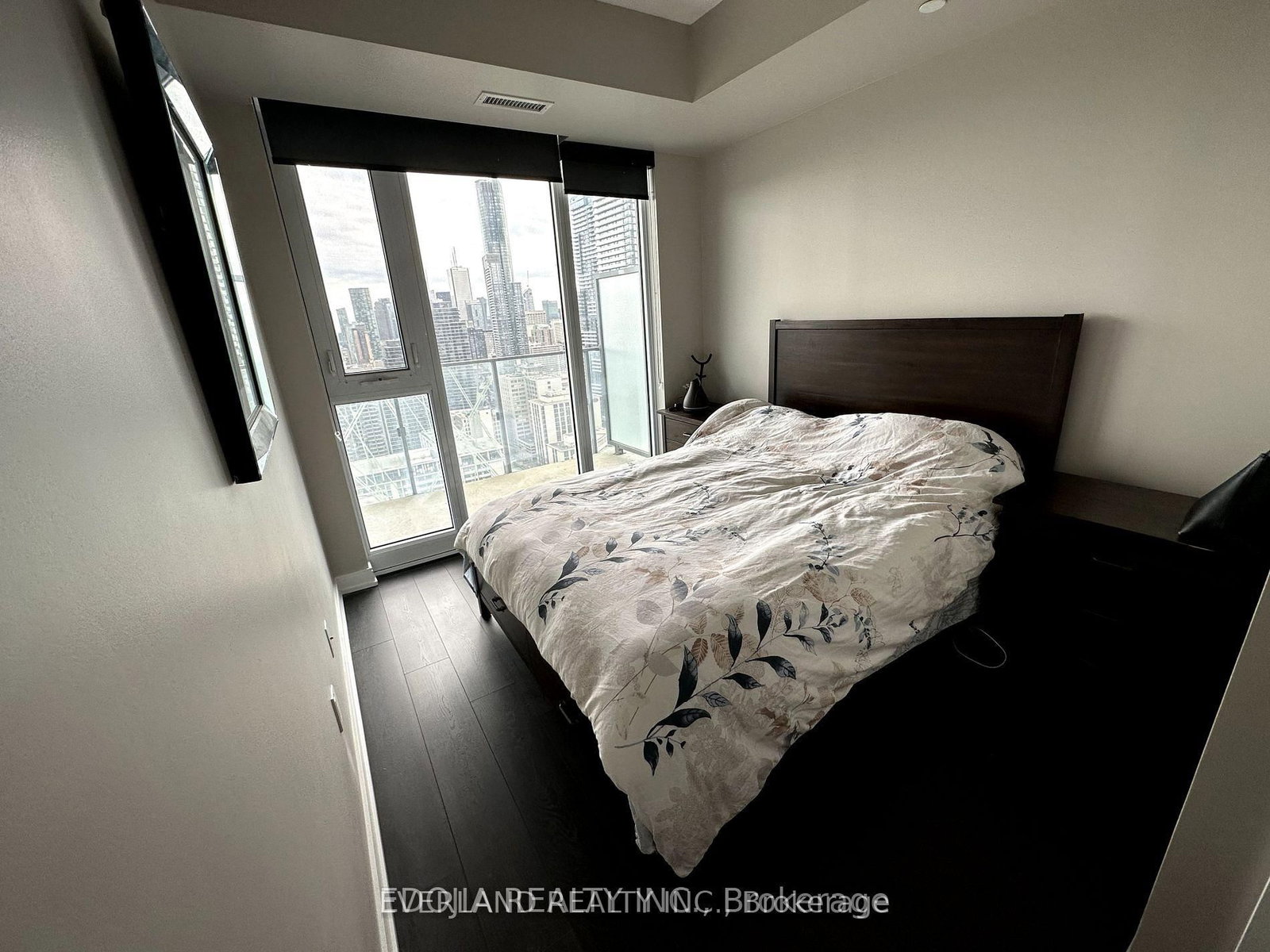 50 Wellesley Street E, Unit LPH 08 - Photo 5