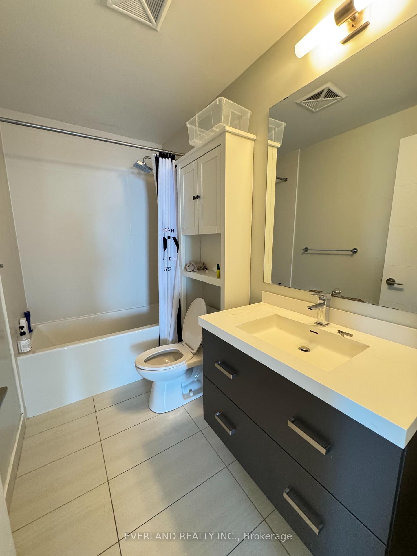 50 Wellesley Street E, Unit LPH 08 - Photo 7