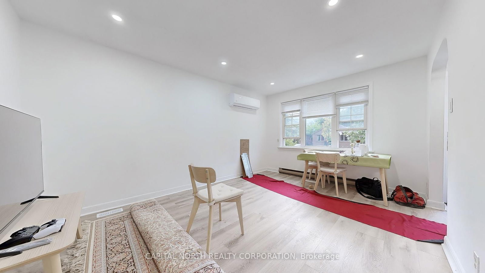 Detached House for sale at 221 Patricia Avenue, Toronto, Ontario, M2M 1J7 - Newtonbrook West - MLS: C12272525