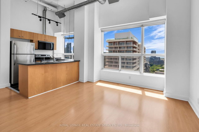 PH13 - 700 King Street W
