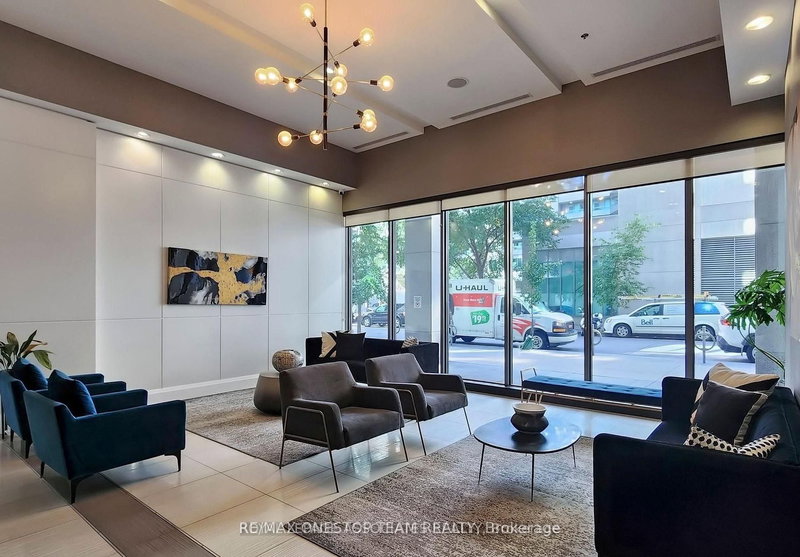 811 - 19 Grand Trunk Cres, Toronto, M5J 3A3 | Image 3