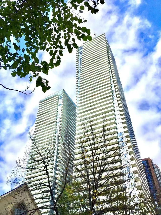 1005 - 1080 Bay Street