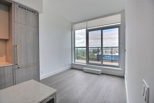 1111 - 6 Greenbriar Road