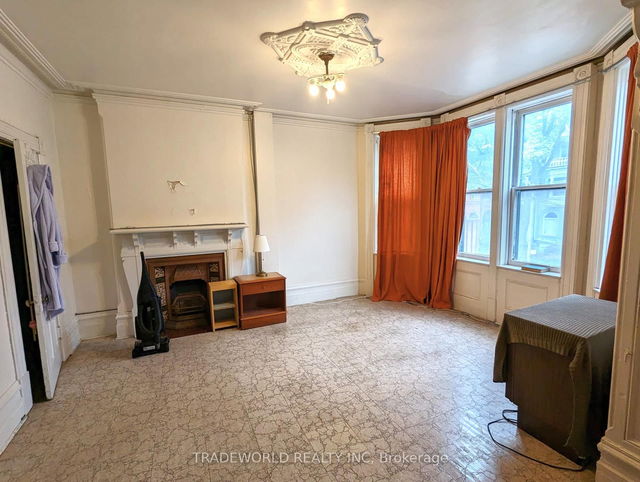Room #4 - 59 Cecil Street